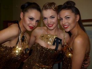 "Pinup Girls".